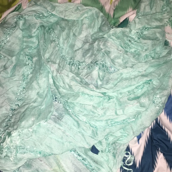 Scarf/Shaw - Picture 1 of 1